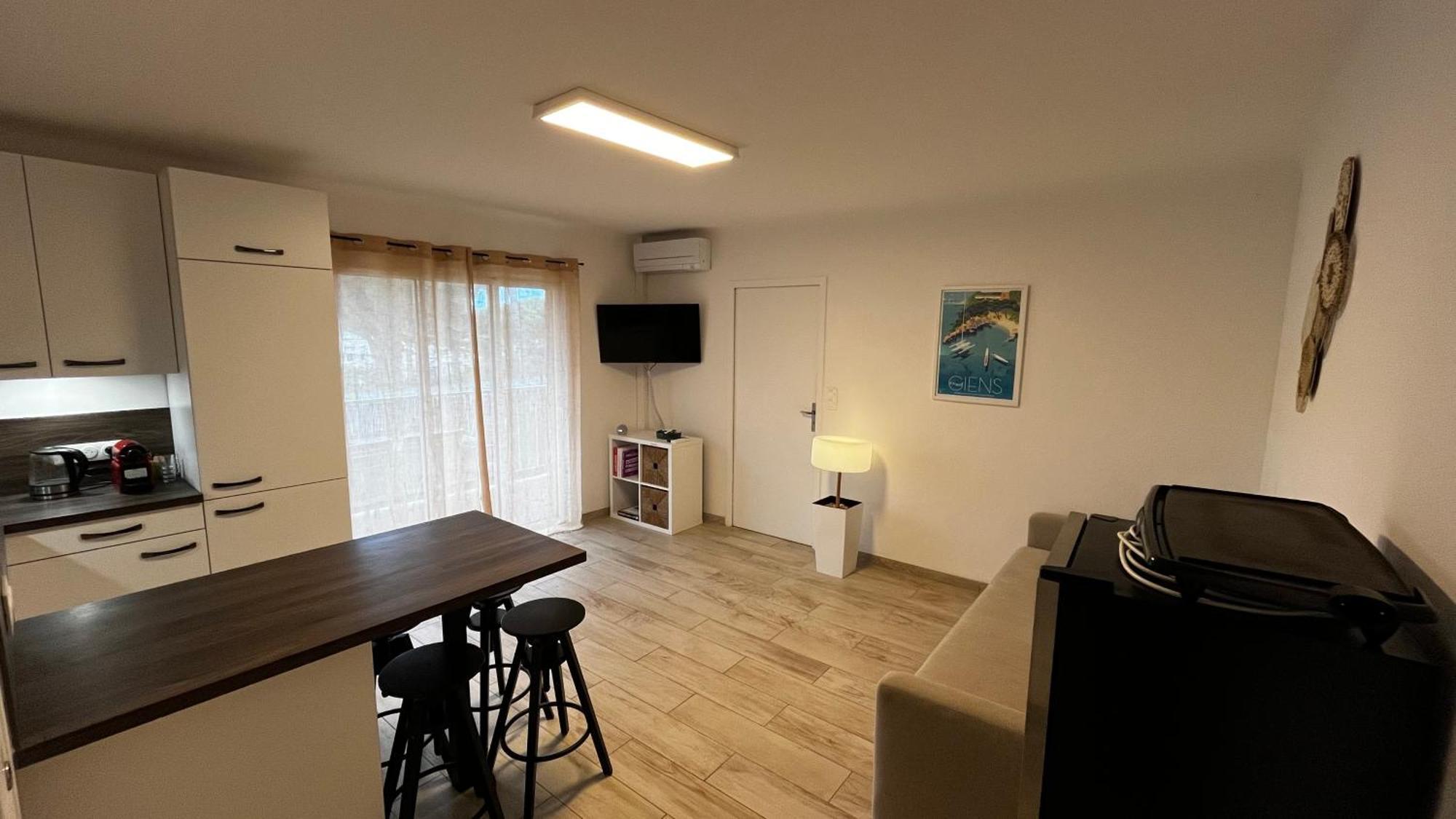 Vacances Arbanaises - Appartements Giens Hyeres Exterior photo